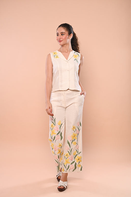 White Applique Set with Flowers