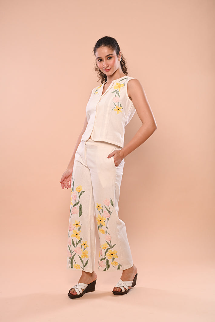 White Applique Set with Flowers